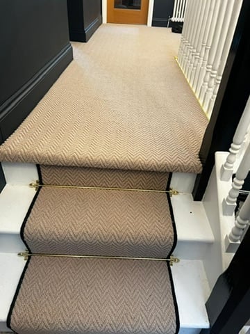 Runner onto the landing